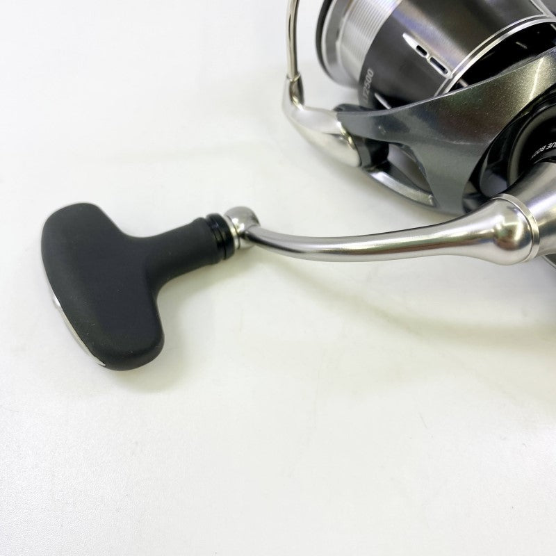 DAIWA 24 LUVIAS PC LT2500