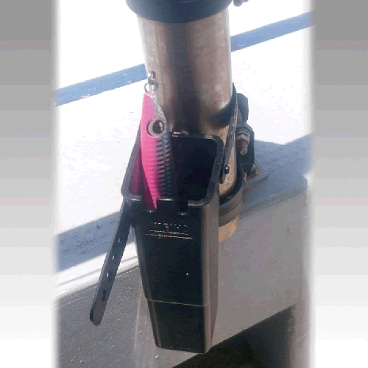 MEIHO LURE HOLDER BM 60×65×160mm MAT RED