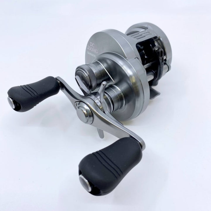 SHIMANO 20 CALCUTTA CONQUEST DC 200HG
