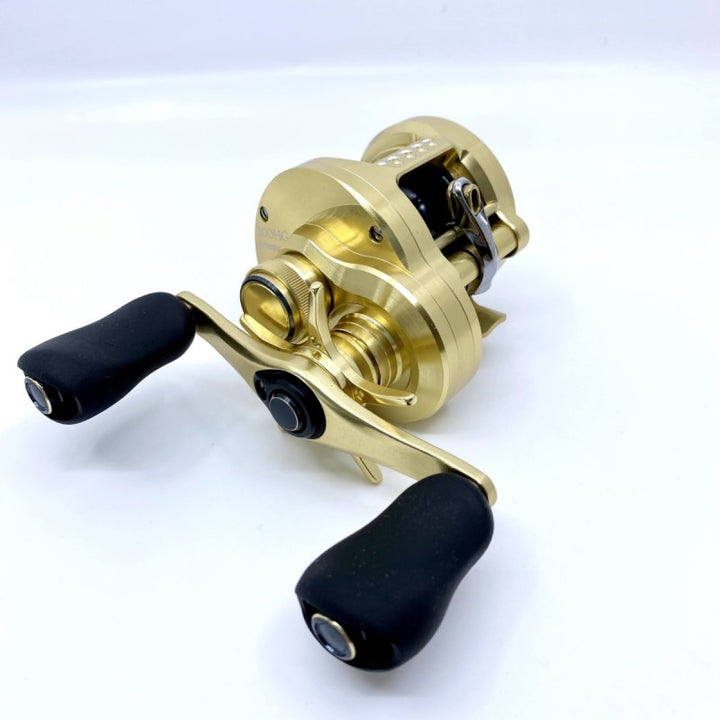 SHIMANO 21 CALCUTTA CONQUEST 200HG