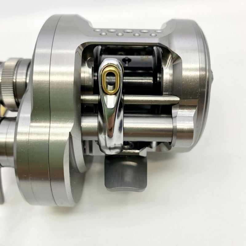 SHIMANO 23 CALCUTTA CONQUEST BFS HG