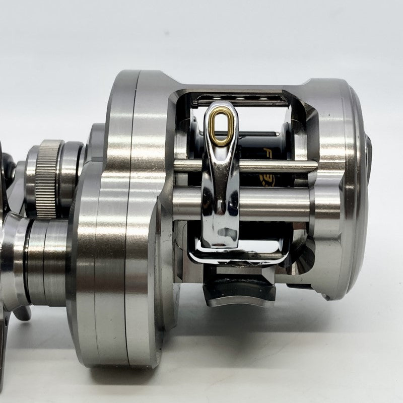 SHIMANO 23 CALCUTTA CONQUEST BFS XG