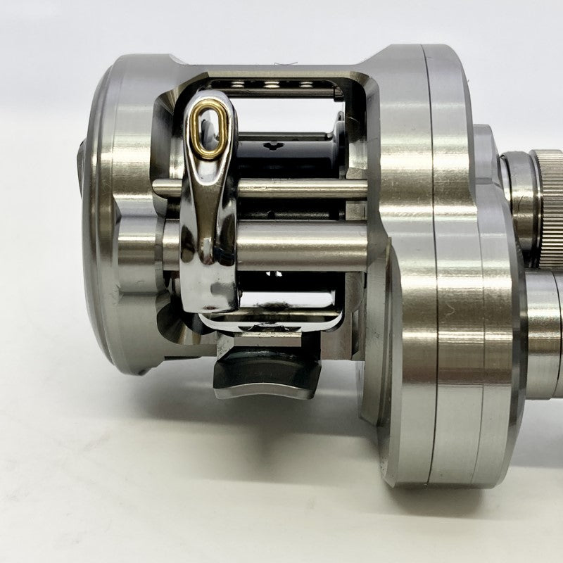 SHIMANO 23 CALCUTTA CONQUEST BFS XG