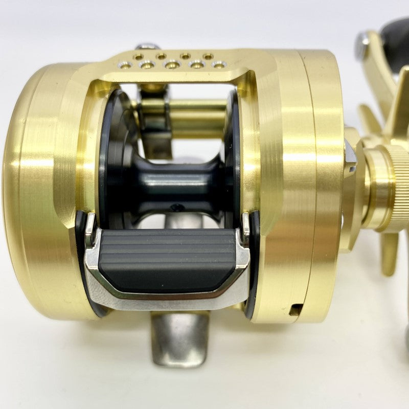 SHIMANO 23 CALCUTTA CONQUEST MD 300XG