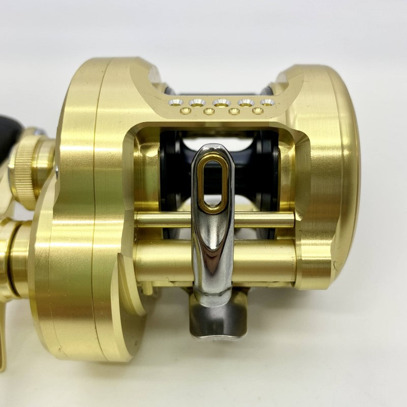 SHIMANO 23 CALCUTTA CONQUEST MD 300XG