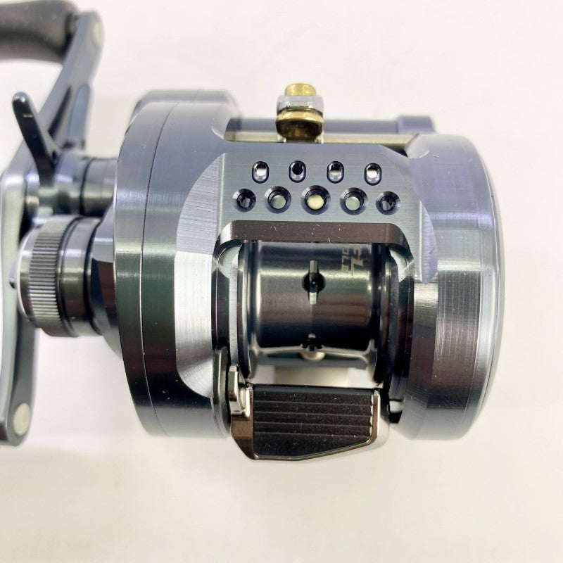 SHIMANO 24 CALCUTTA CONQUEST SE 31HG